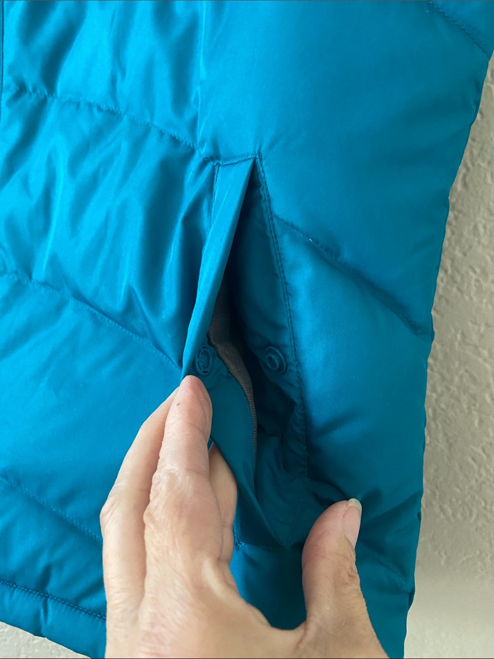 Women’s Turquoise lightweight puffer vest, Lands End, size S - Picture 14 of 16